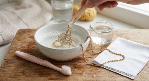 How to Clean a Gold Necklace Chain at Home Without Damaging